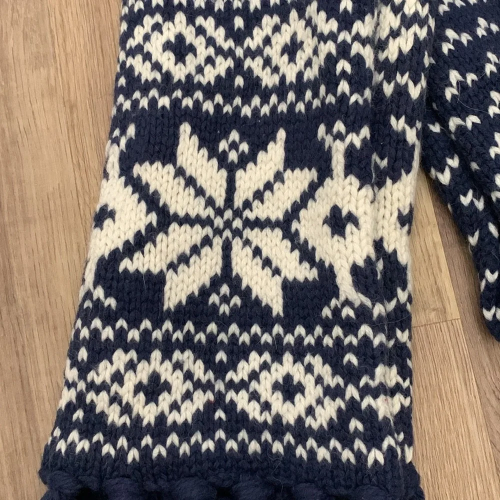 Aerie Scarf